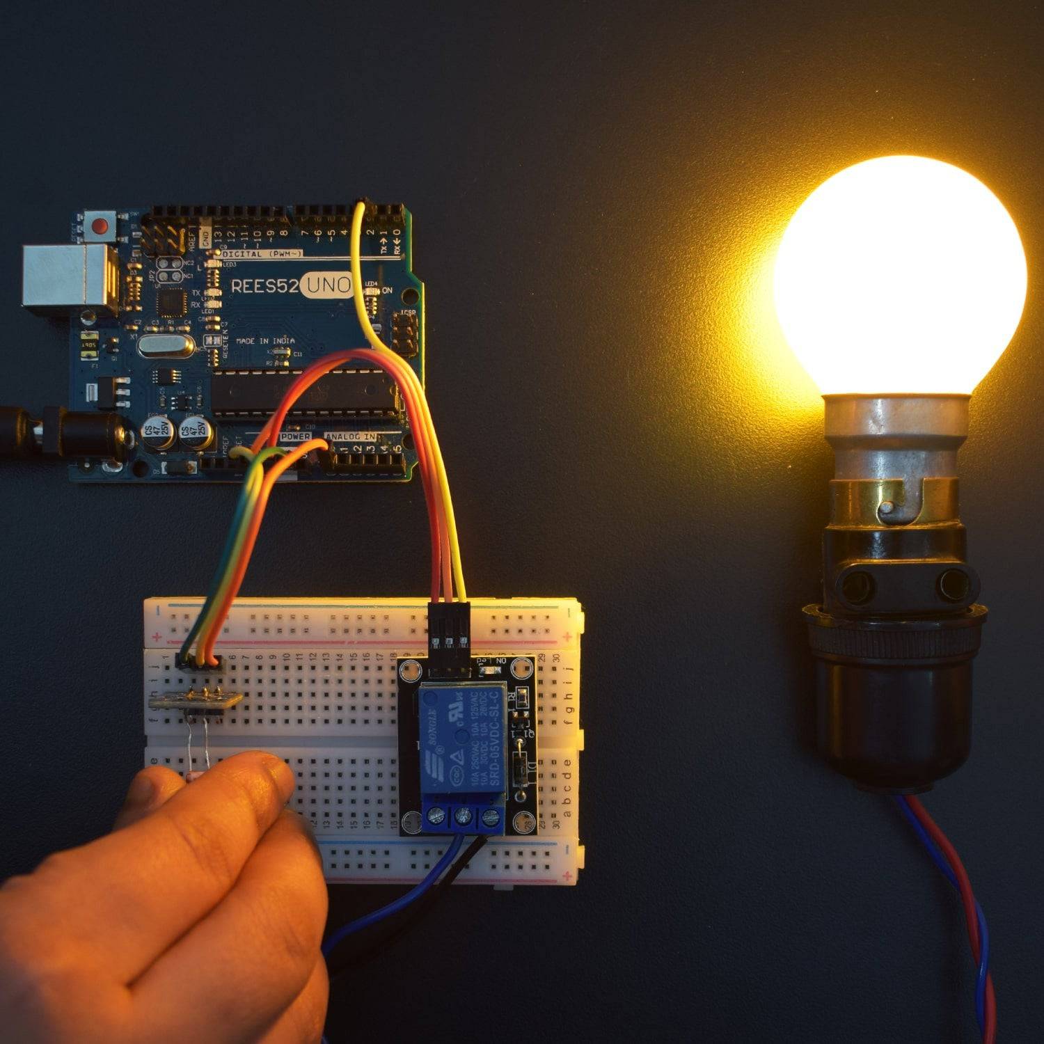 Control the Bulb using LDR and Relay Module - KT623 – REES52