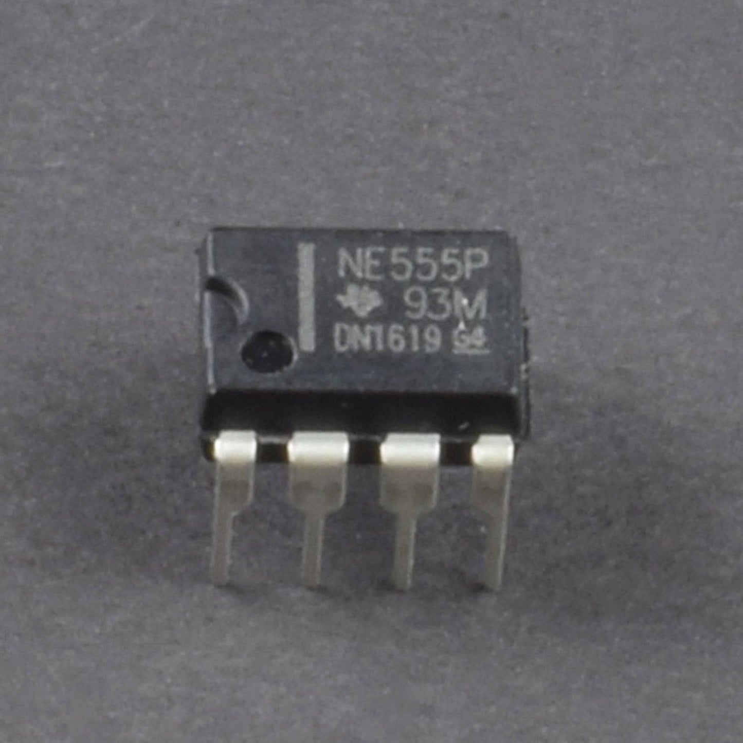 Turn ON-OFF 2 LED’s by making Touch Sensor using 555 Timer IC - KT909 - REES52