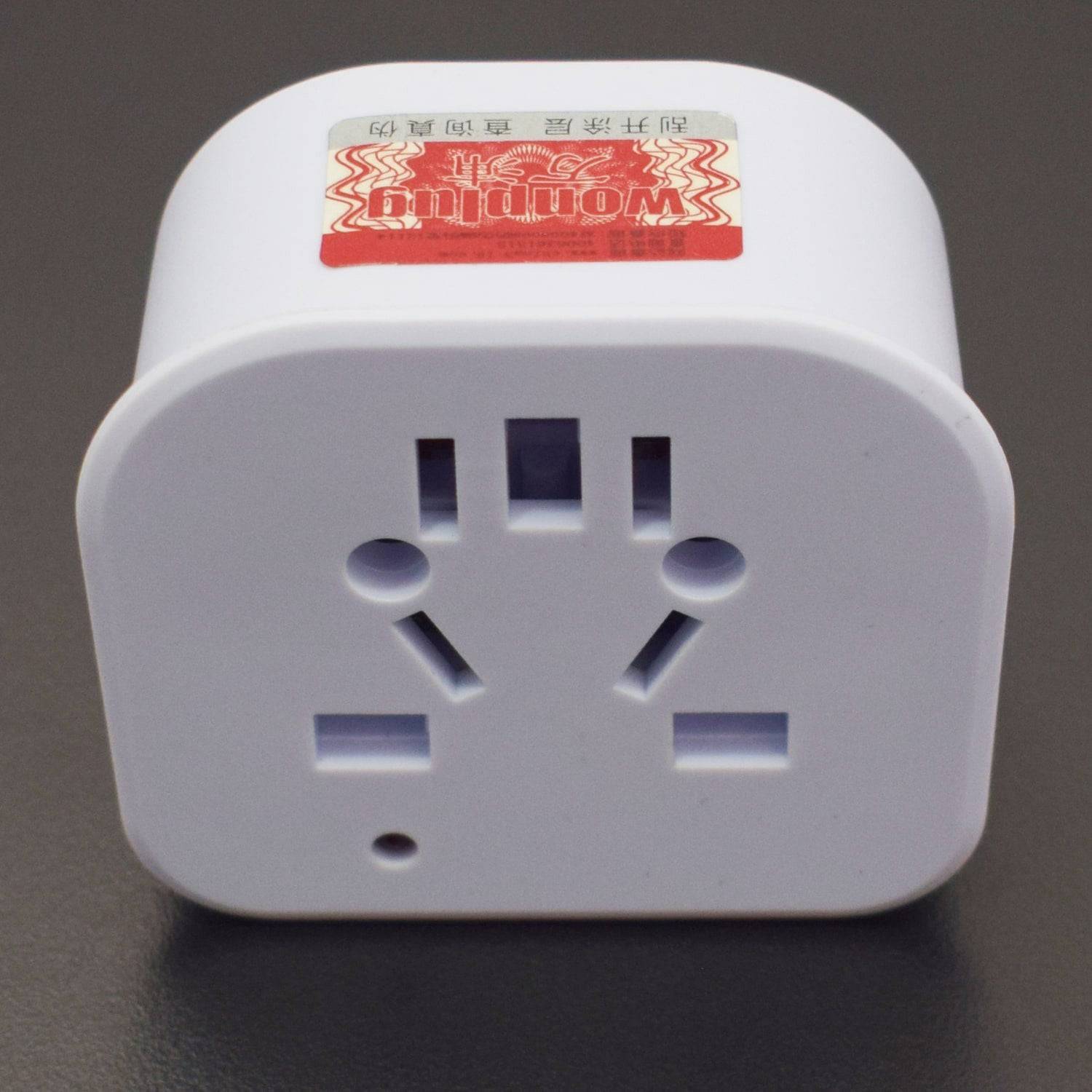 Universal Travel Adapter with 4 plugs with Lighting – REES52
