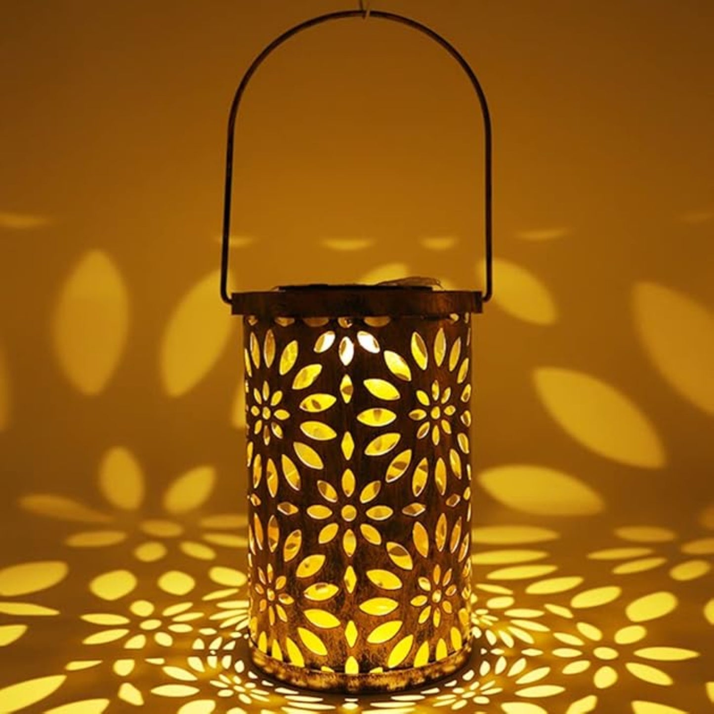 Solar Hanging Lantern Decoration LED Solar Lanterns Outdoor Metal Garden Decor Patio Decor LED Hanging Solar Lights Table Lamp For Patio, Yard, Walkway, Pathway, Pack Of 1  - RS5845