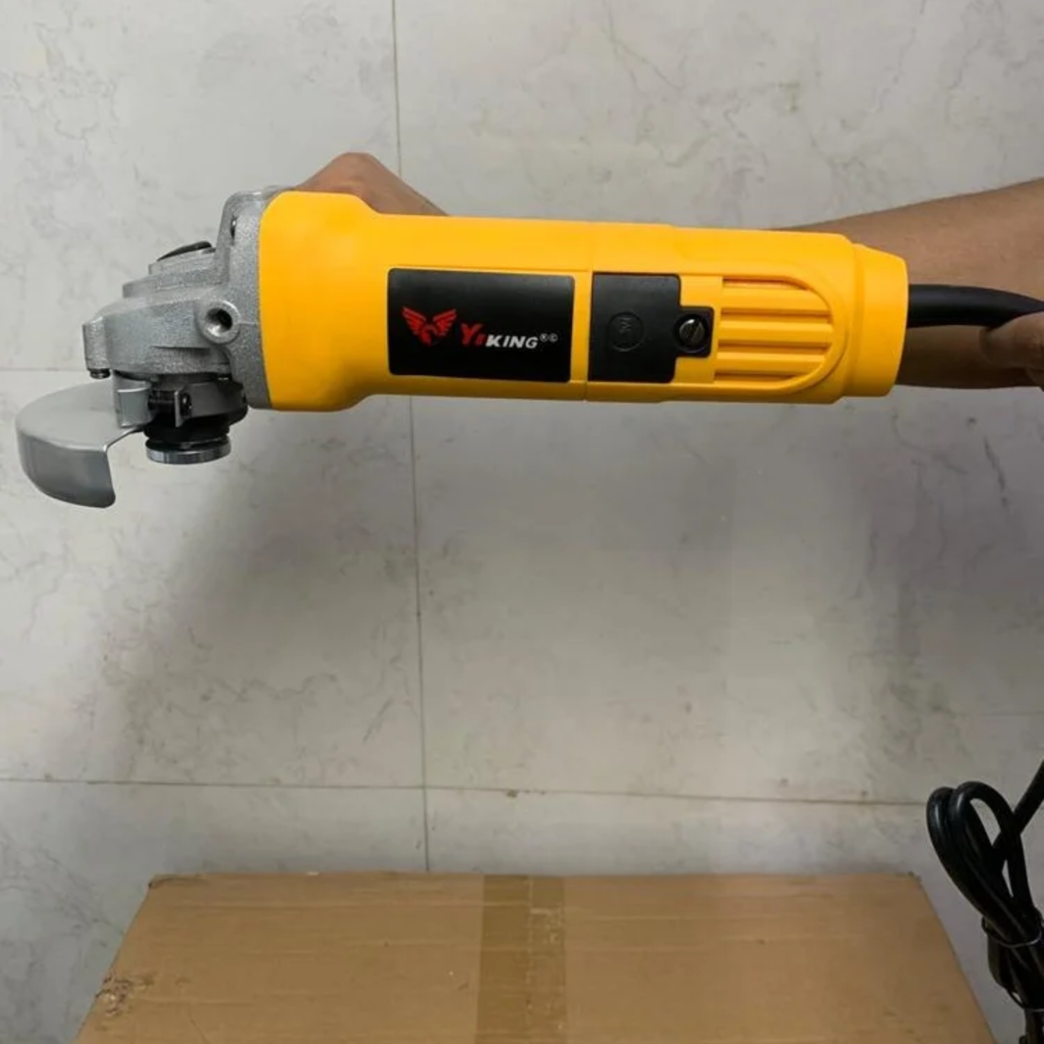 YI King DW801 900W Angle Grinder