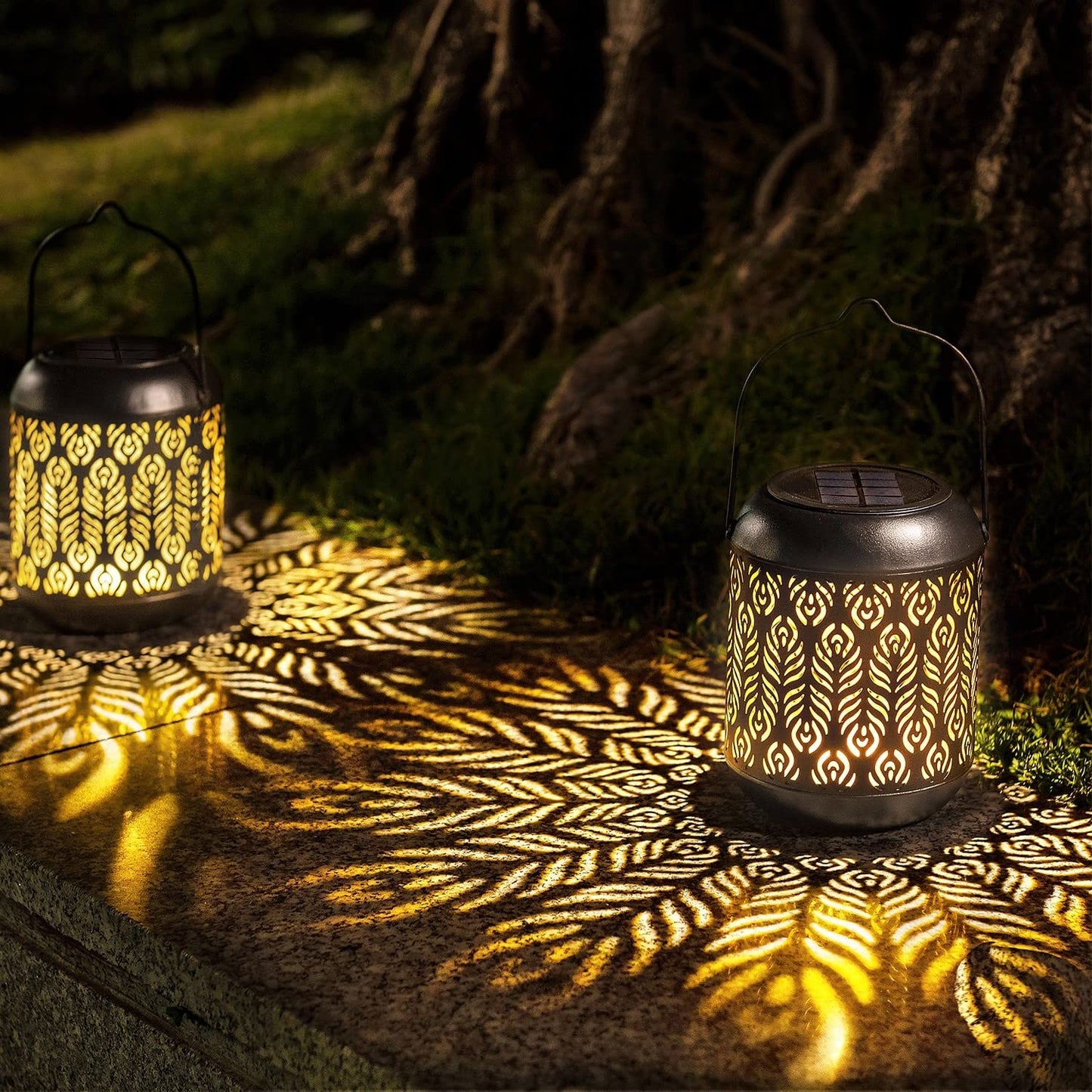 Outdoor Solar Hanging Lantern Garden Solar Lantern Outdoor Garden Hanging Lanterns Metal Christmas Decoration Light Warm White LED Waterproof Landscape Lighting For Table Pathway Party Yard, Pack Of 1 - RS5848