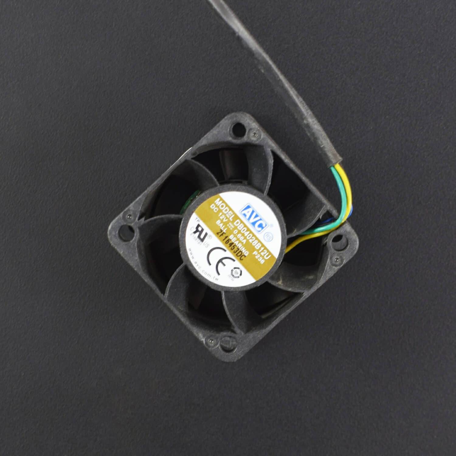 DB04028B12U 4CM 40mm x 28mm 12V 0.66A Speed: 4800RPM Wind: 102.09CFM 4Wire PWM CPU Cooling Fan-RS2076 - REES52