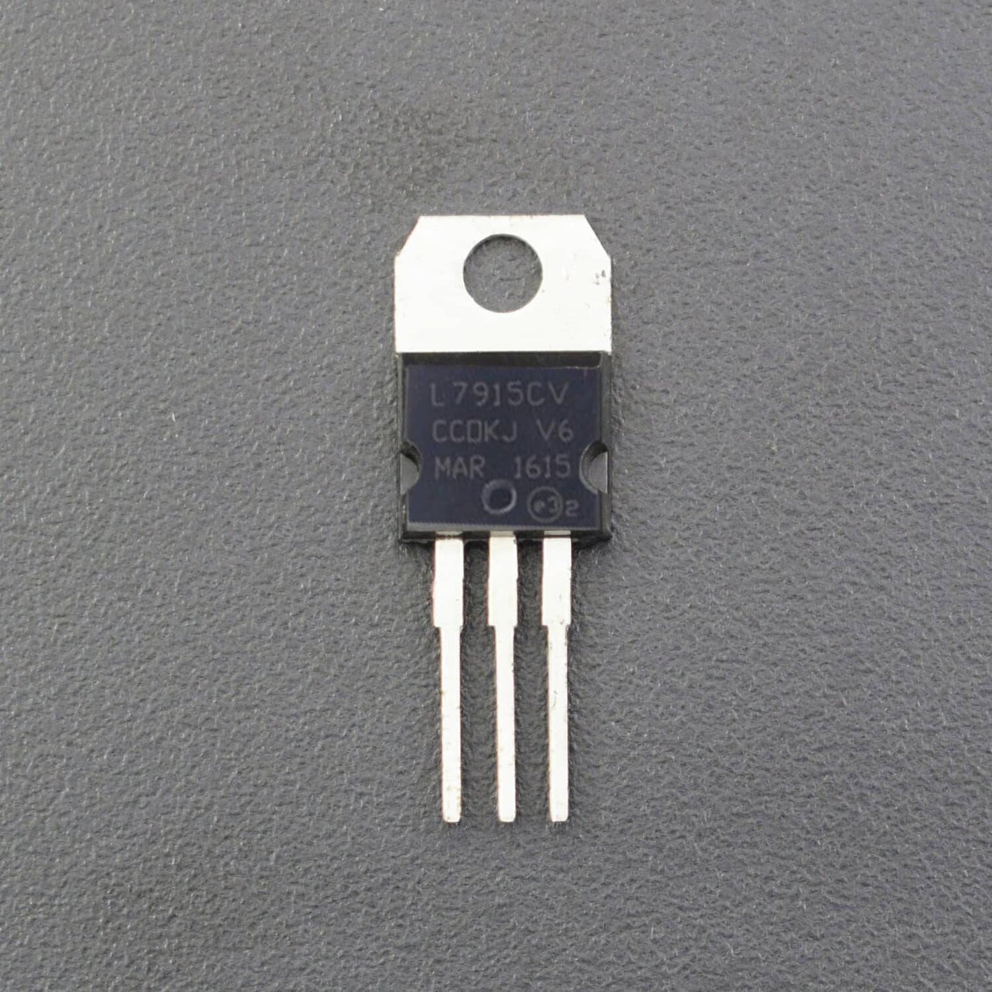 L7909CV Negative Voltage Regulators- RS1525 - REES52