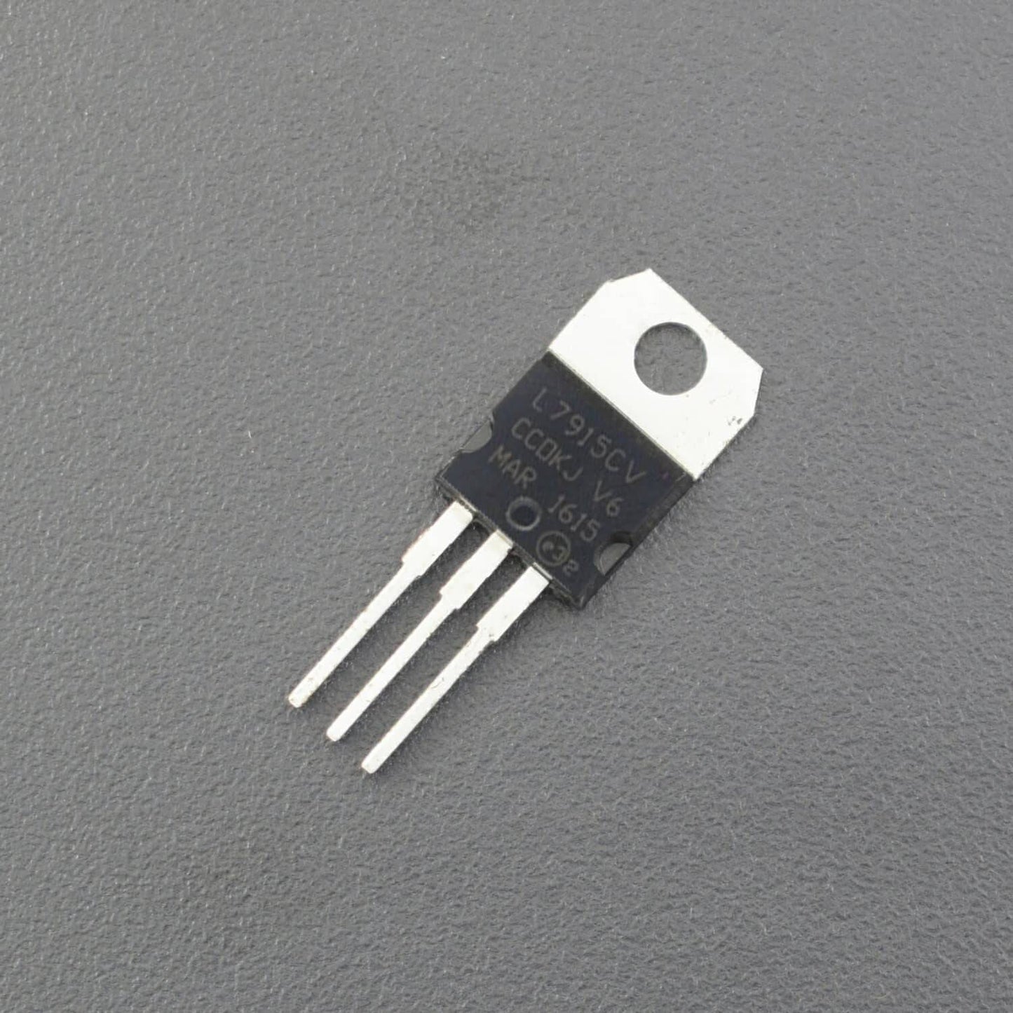 L7909CV Negative Voltage Regulators- RS1525 - REES52