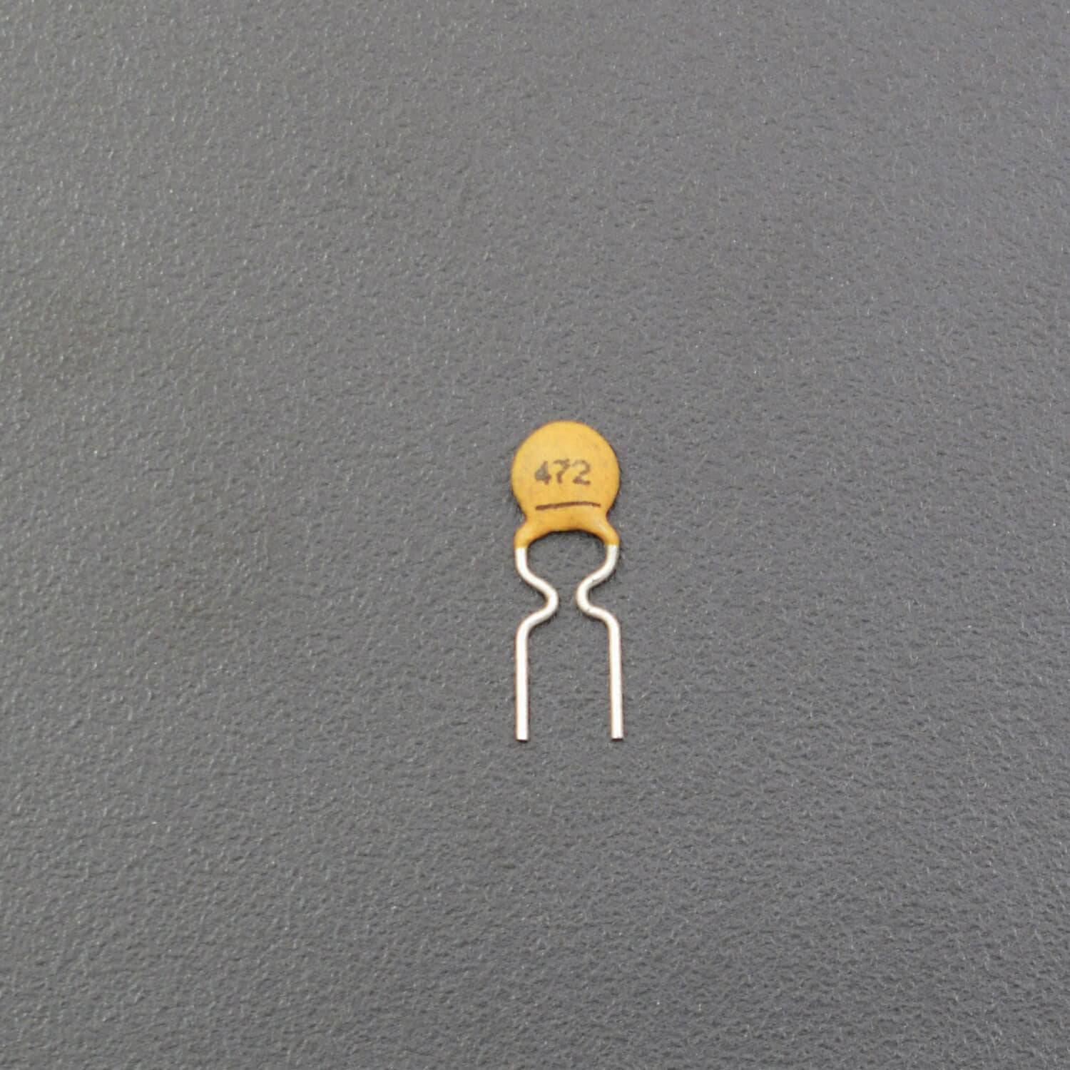 472 PF Ceramic Capacitor - RS820 - REES52