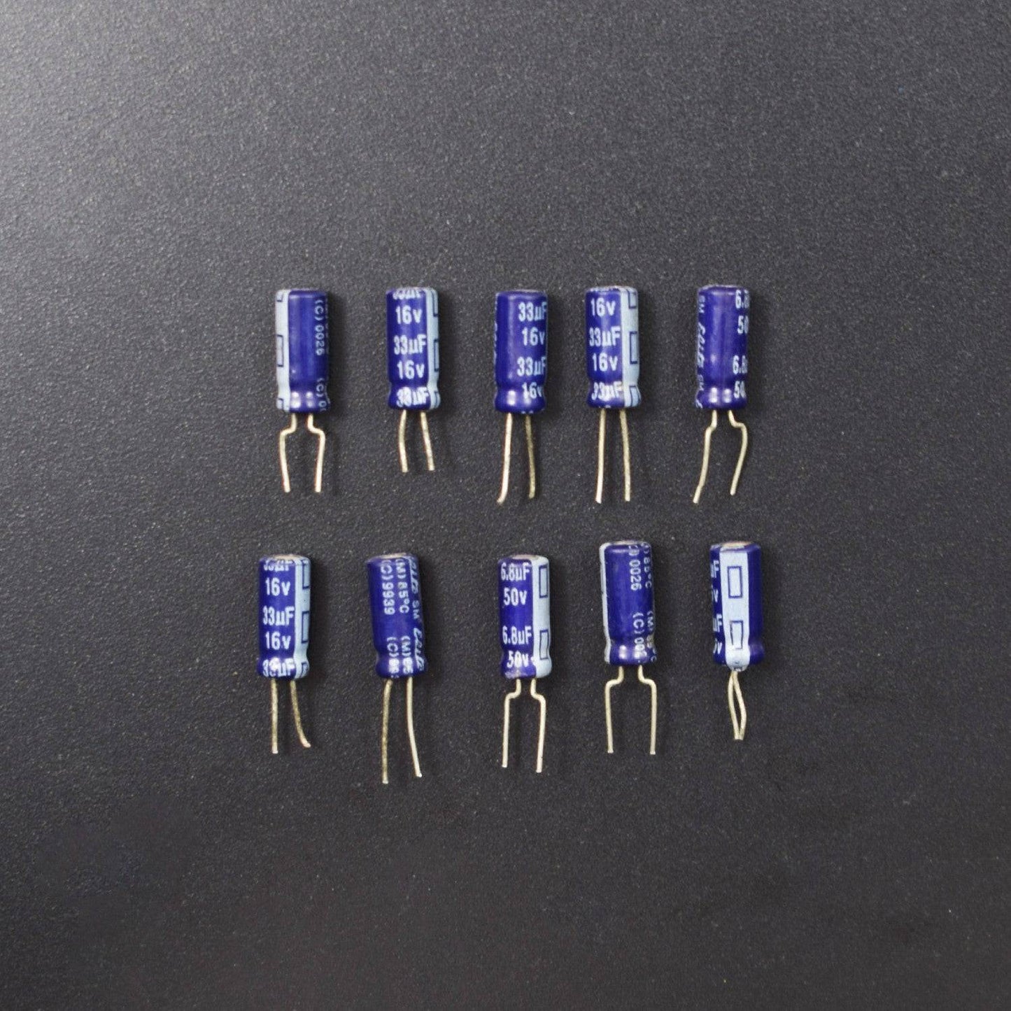 33Uf 16V Nichicon Sw Series Aluminum Electrolytic Capacitor - Pack of 5 - RS2096 - REES52