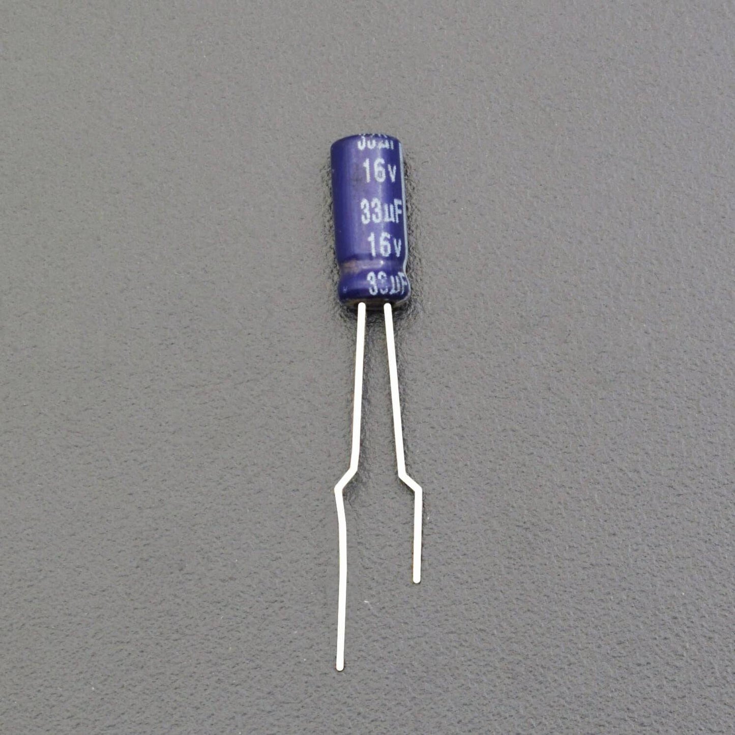 33Uf 16V Nichicon Sw Series Aluminum Electrolytic Capacitor - Pack of 5 - RS2096 - REES52