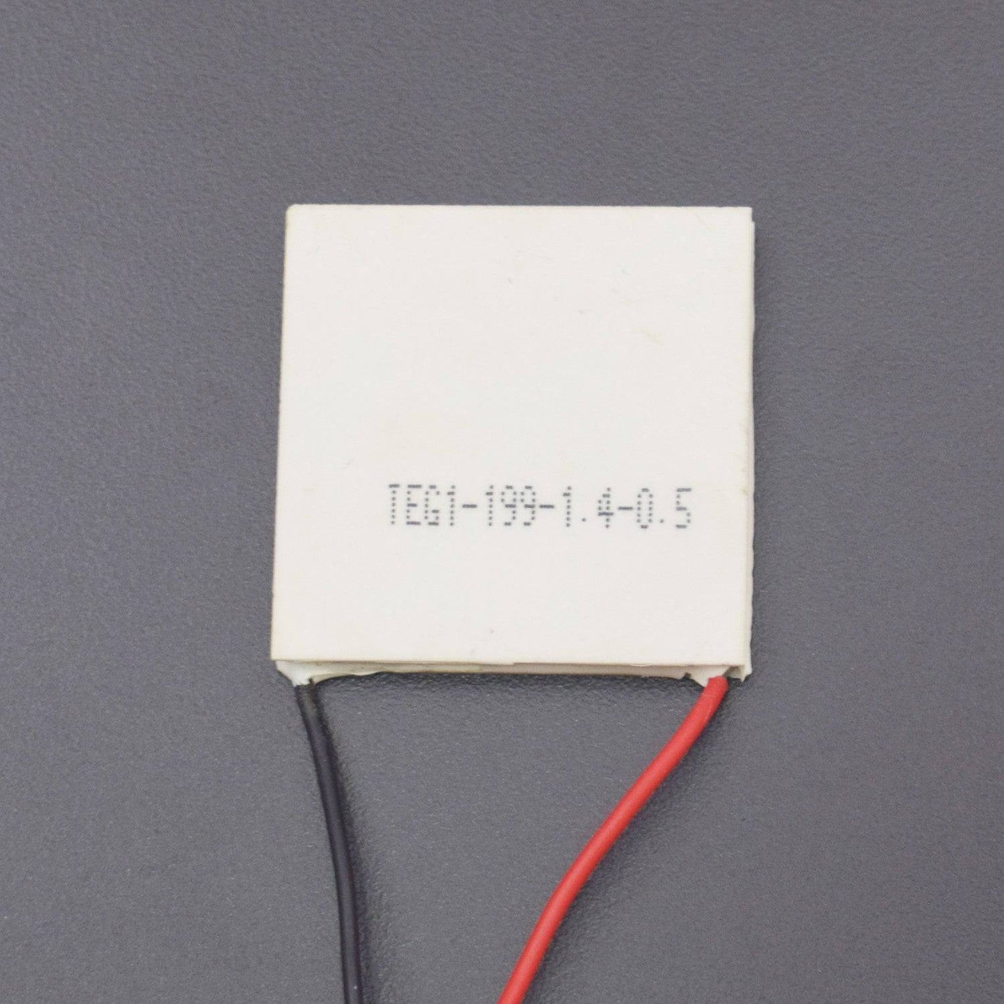 40x40mm TEG1-199-1.4-0.5 High Temperature Resistant Industrial Grade Thermoelectric Power Generator-RS1505 - REES52