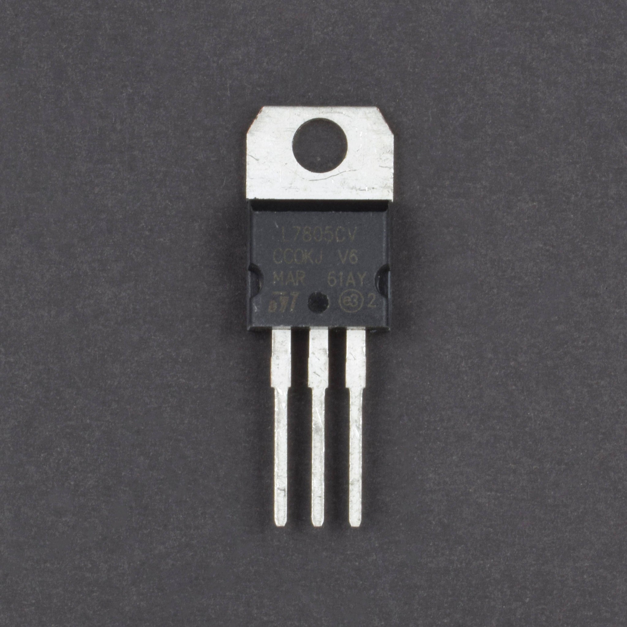 5V 1A 7805 Voltage Regulator - AC061 - REES52