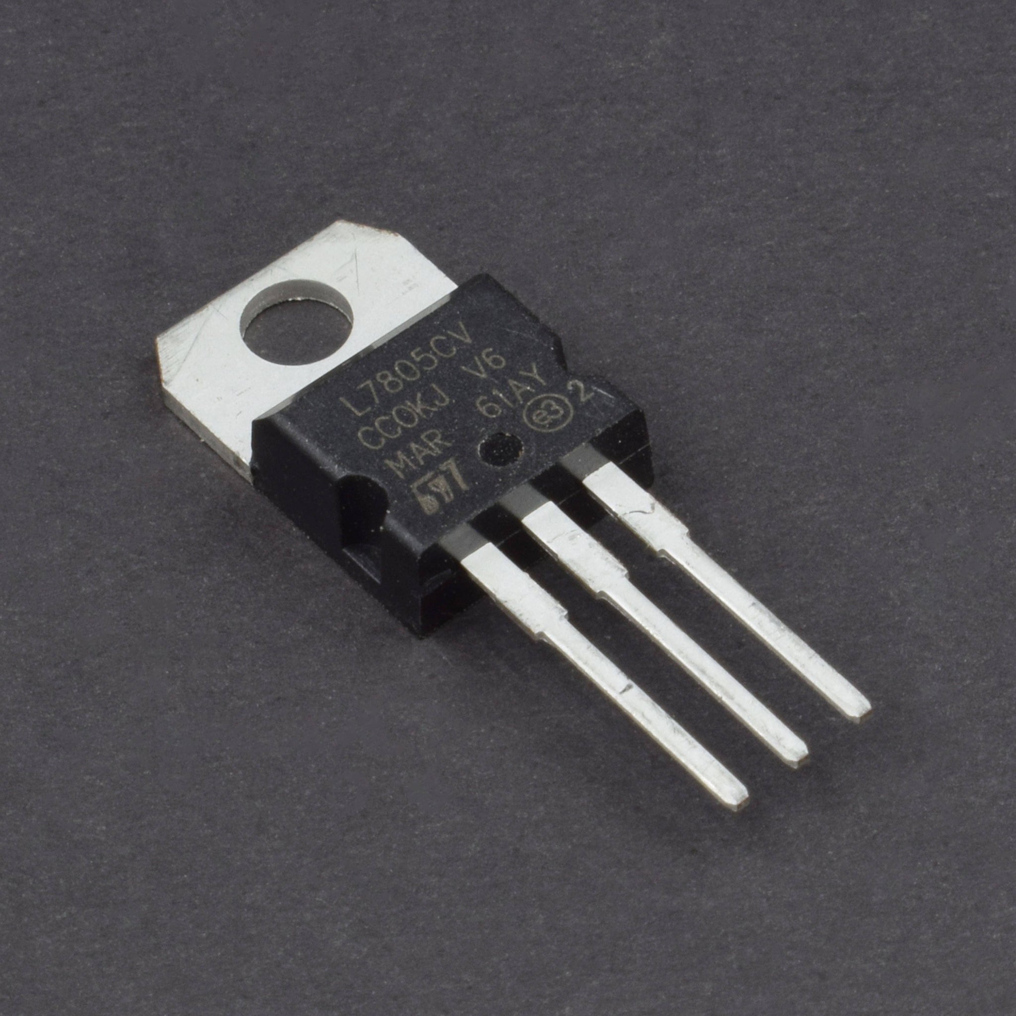 5V 1A 7805 Voltage Regulator - AC061 - REES52