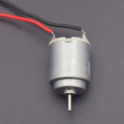 Basic Hobby DC motor with lead wires operates with 1.5 to 3.0 volts and runs at speeds of 4200-5700 rpm - RS1356 - REES52