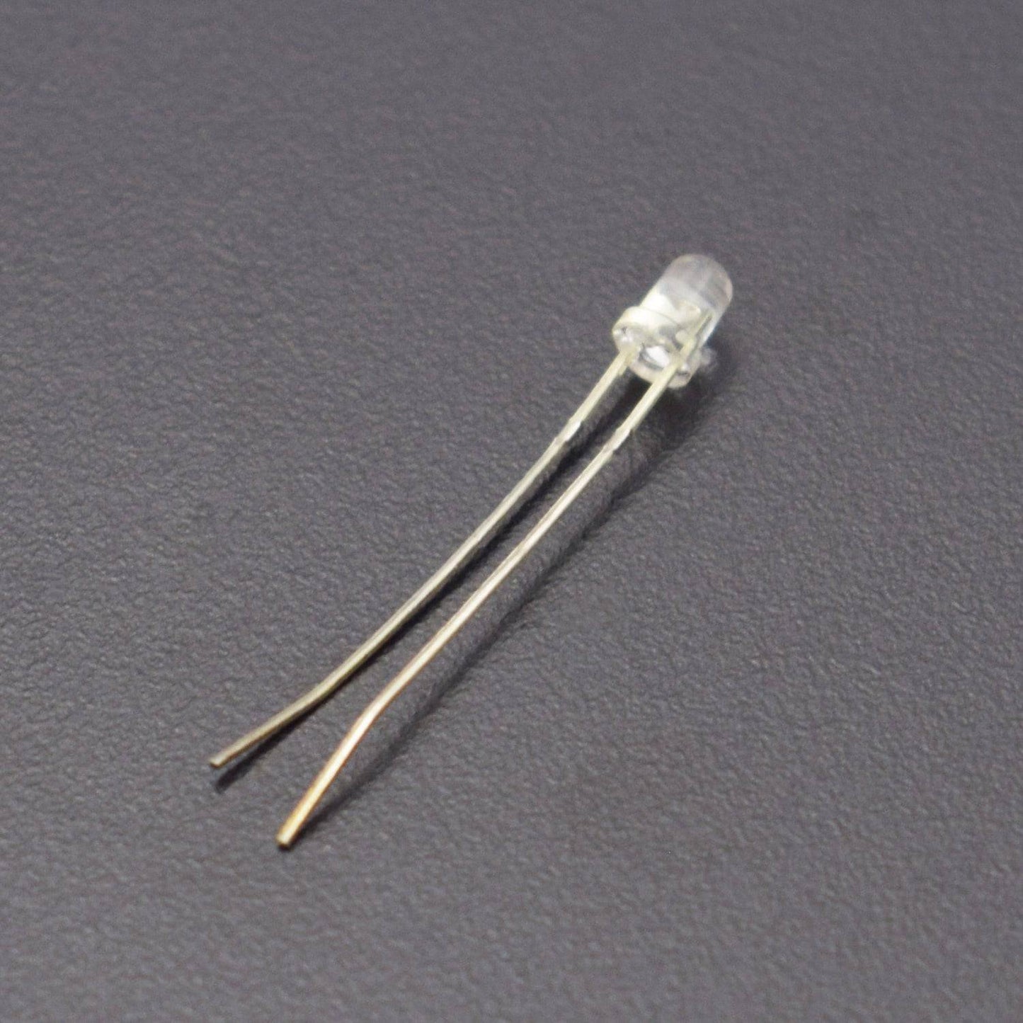 100 pcs 3 mm White LED Diode Lights (Clear Round Transparent DC 3V 20mA) - RS1267 - REES52