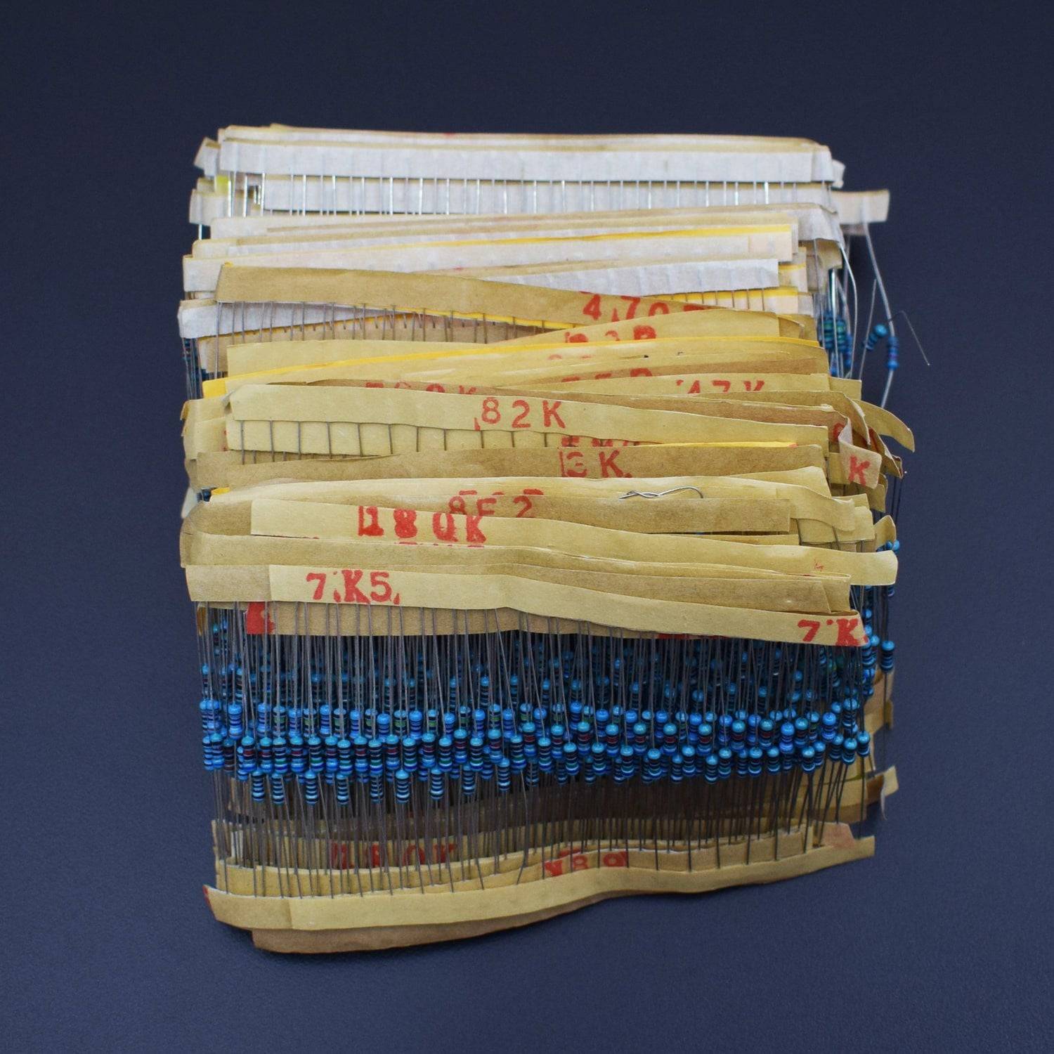 2000pcs 100 Value 1/4W Carbon Film Resistor KIT0155 Assortment Box Kit 20pcs Each Value - RS1138 - REES52