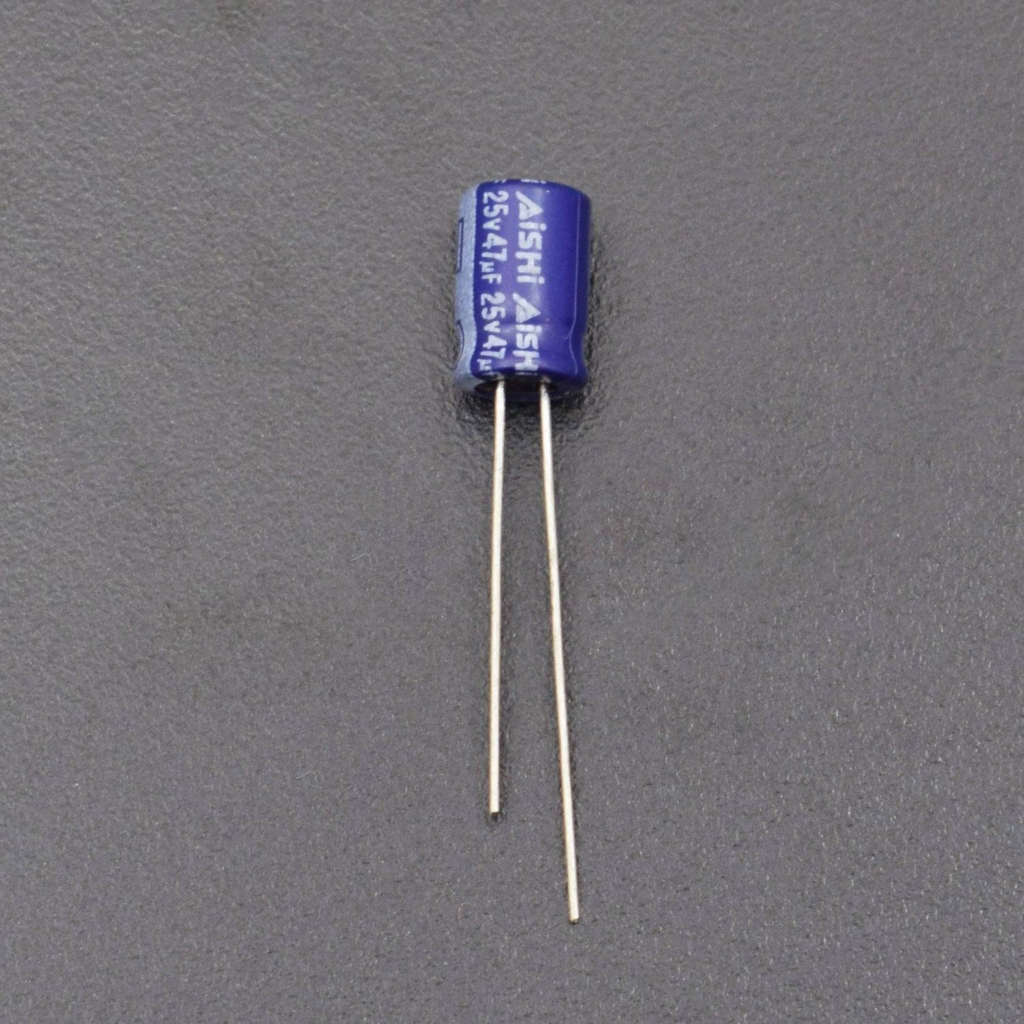 47uf 25v 5 x 11 mm Aluminum Electrolytic Component Capacitors - RS1129 - REES52