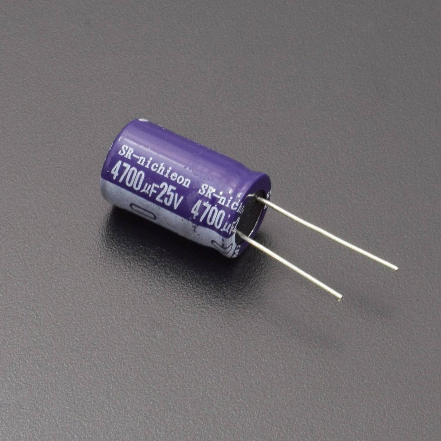 4700uF 25V Electrolytic Capacitor - RS821 - REES52