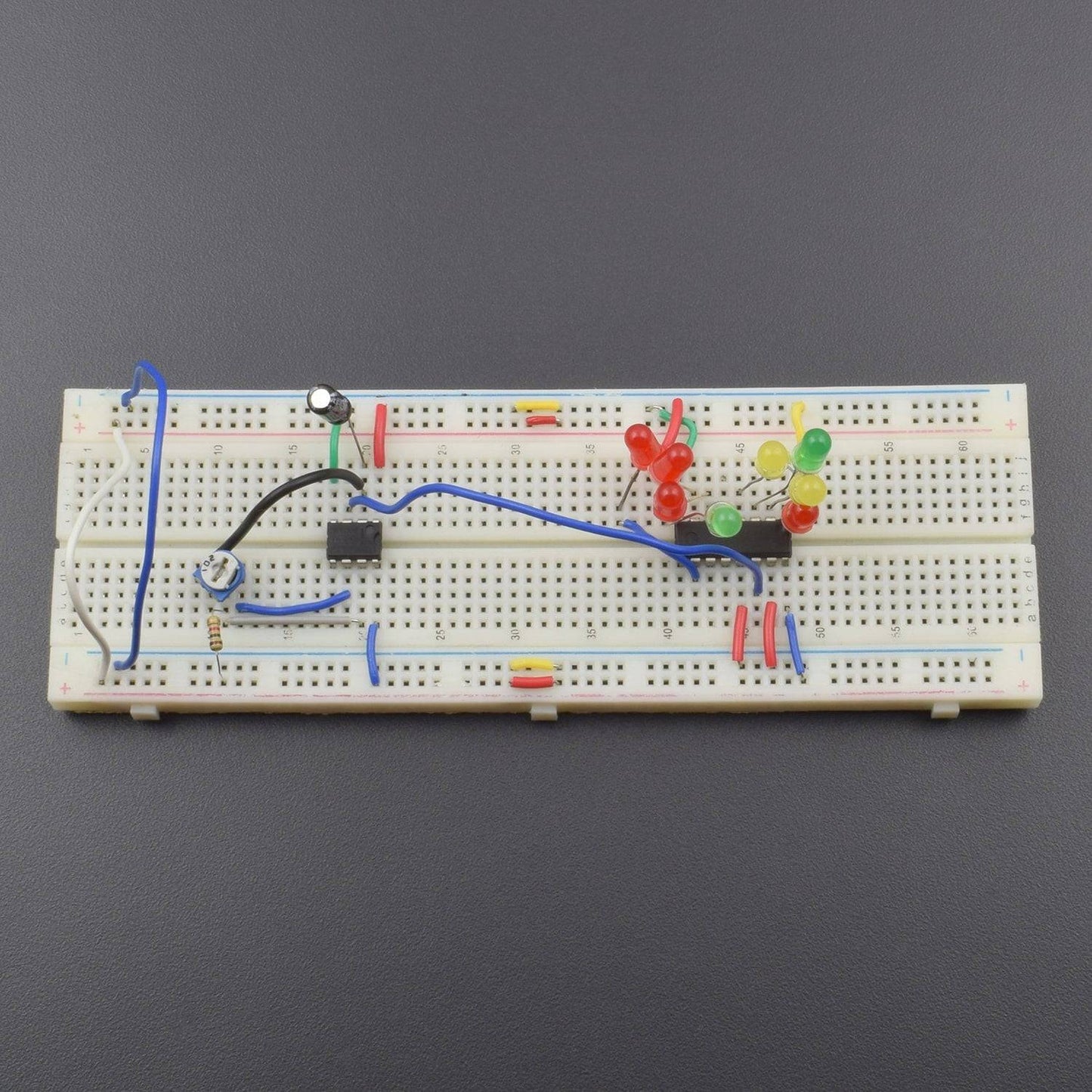 Glow LED’s in Blinking Pattern using NE555 Timer IC and CD4017 IC - KT950 - REES52