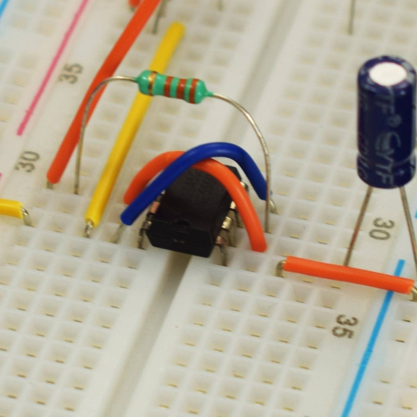 Make a Fading Led using 555 Timer IC - KT971 - REES52