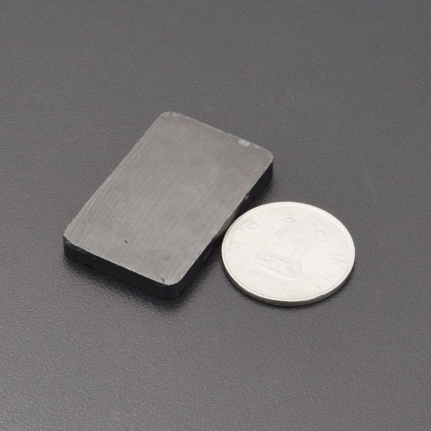 RAW MAGNET 40MM x W 25MM x Th. 4MM (BLACK) - RS845 - REES52