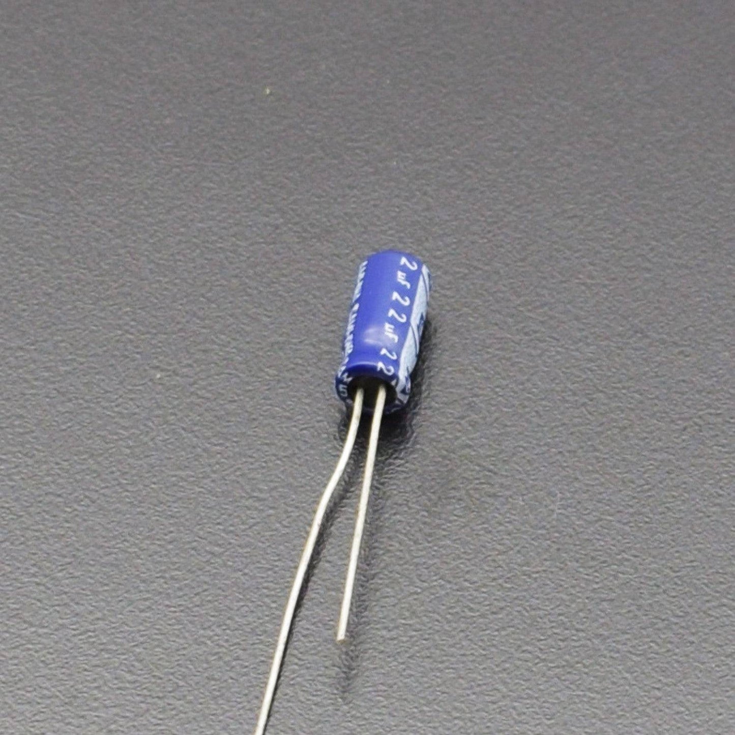 22UF 25V Electrolytic Capacitor - RS2101 - REES52