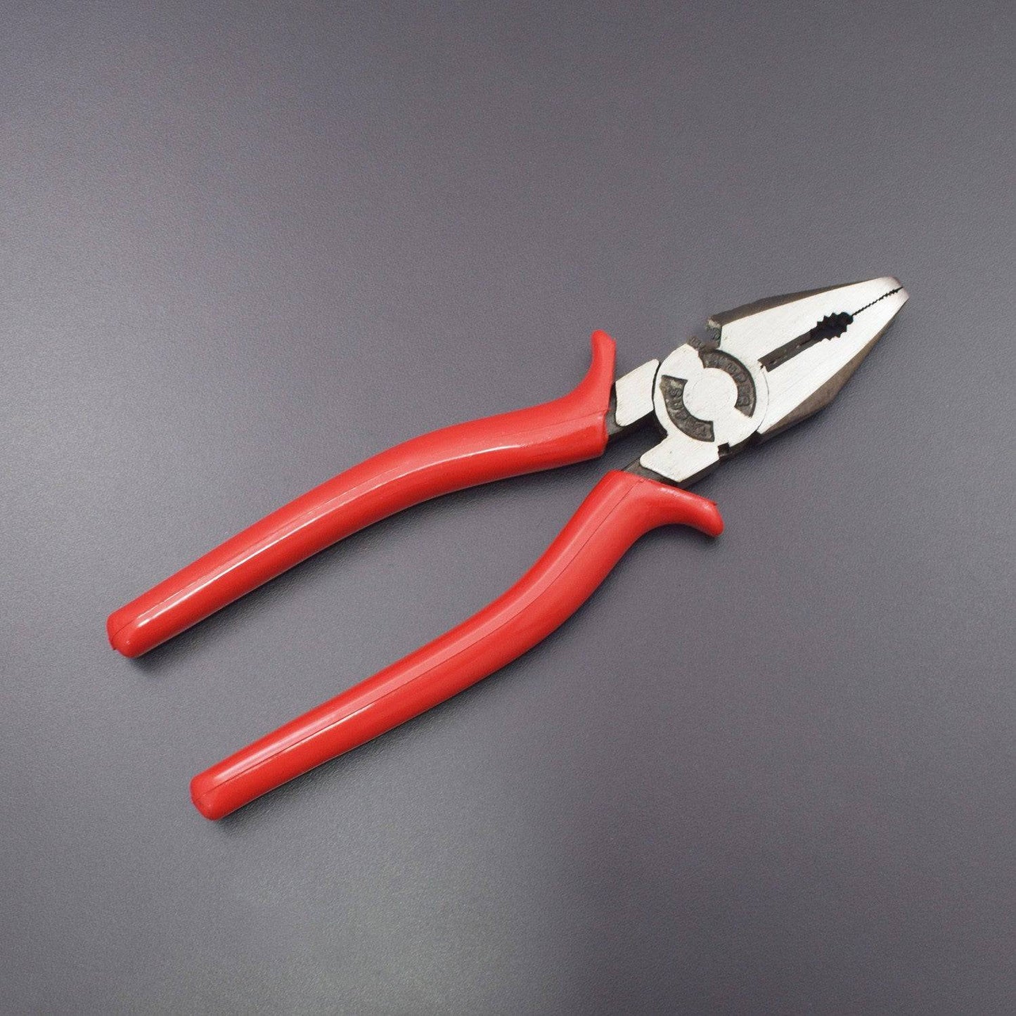 8" Insulated Combination Plier-General purpose - ER032 - REES52